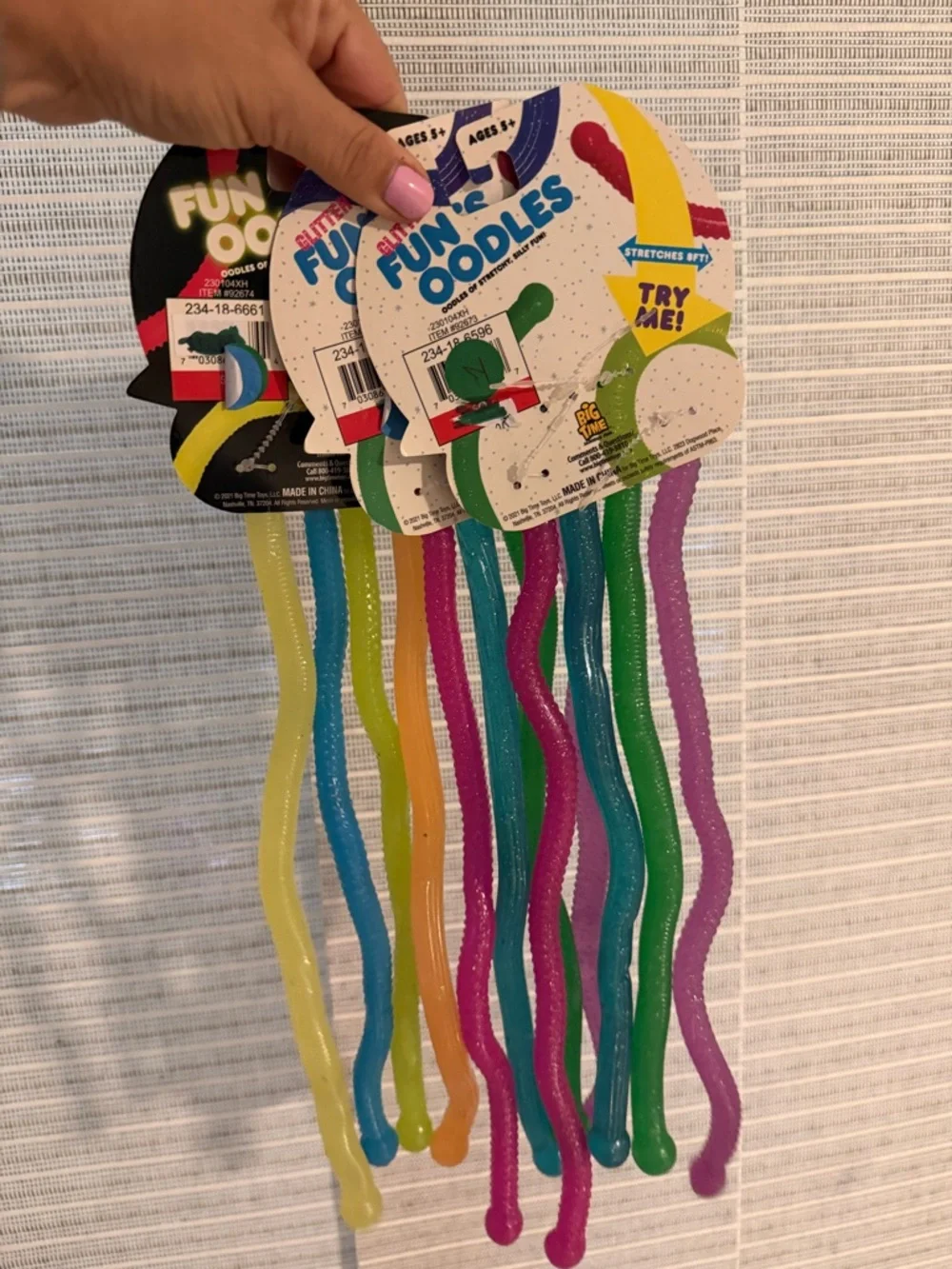 3 - PACK Glitter Stretchy Noodle Party Toys - Multicolor